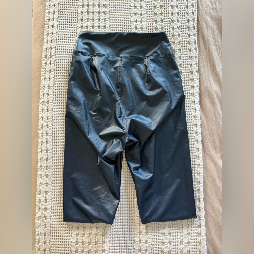 NEW OFFLINE by Aerie‎ Navy Faux Leather Leggings - Picture 5 of 7